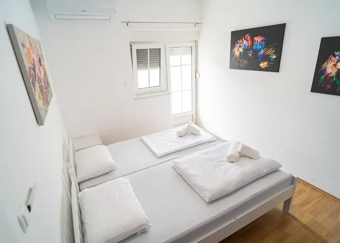Soleil By Belmont Realty דירה *