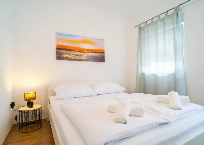 Soleil By Belmont Realty דירה