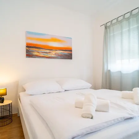 Soleil Apartment