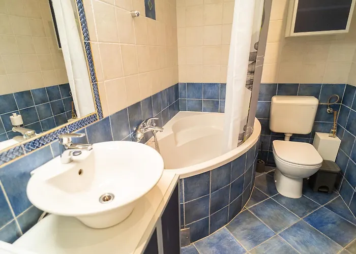 Soleil By Belmont Realty 公寓